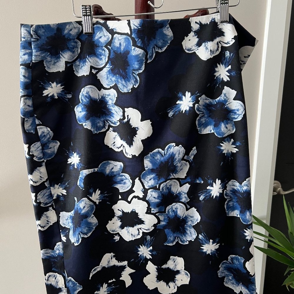 Lord & Taylor - Blue Floral Pencil Skirt - Size 14P
